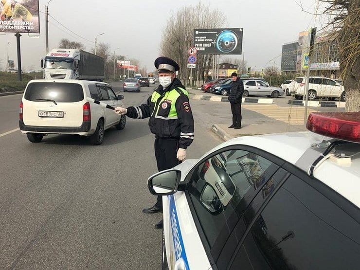 С 22 апреля начнут штрафовать автомобилистов за стоянку у водоемах
